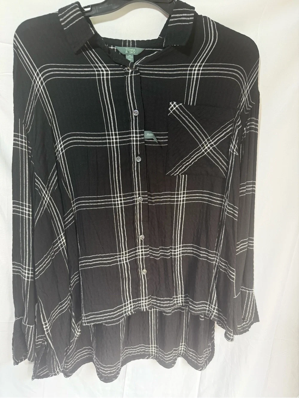 Black Plaid Long-Sleeve Button-Up Shirt - Men